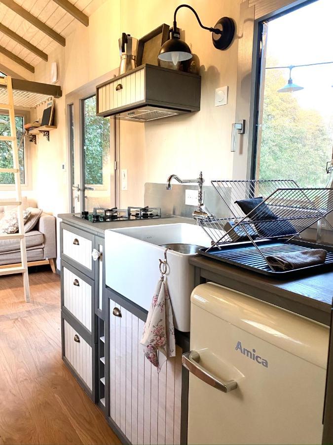 Jolie Tiny House Sous Les Grands Arbres Villa โชเลต์ ภายนอก รูปภาพ