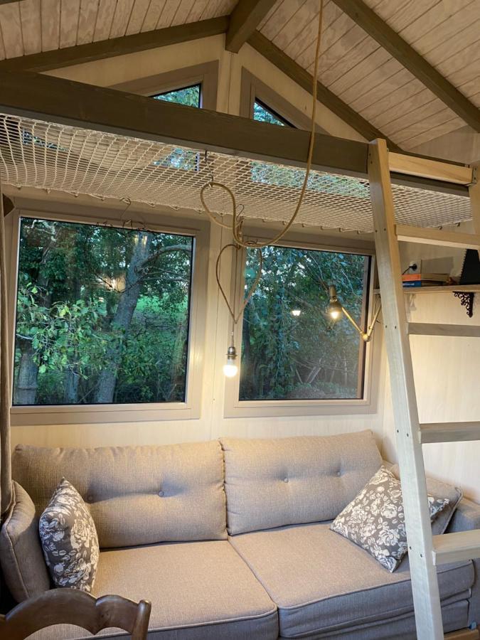Jolie Tiny House Sous Les Grands Arbres Villa โชเลต์ ภายนอก รูปภาพ